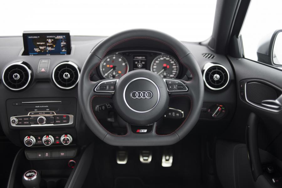 Торпедо Audi S1 (8X) 2014 года  (ZA) (фото 10 из 12)